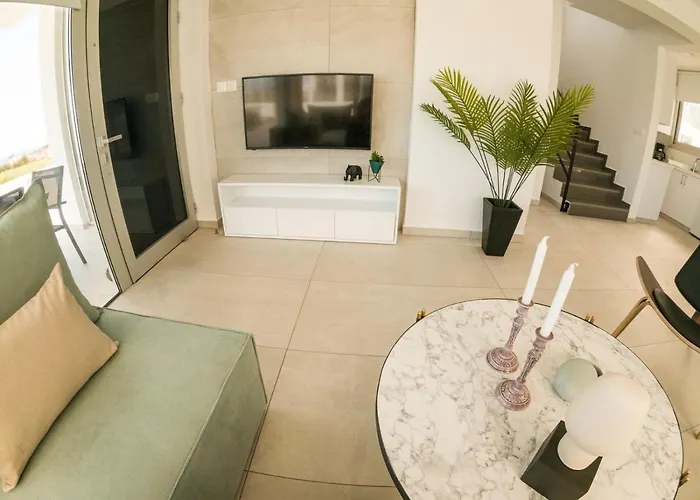 Imperial Jade Gold Emerging 3 Protaras